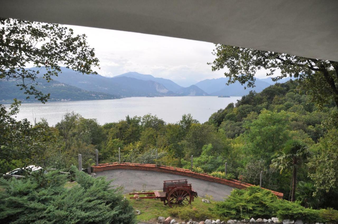 Casa Nel Bosco Villa Reno Di Leggiuno Eksteriør bilde